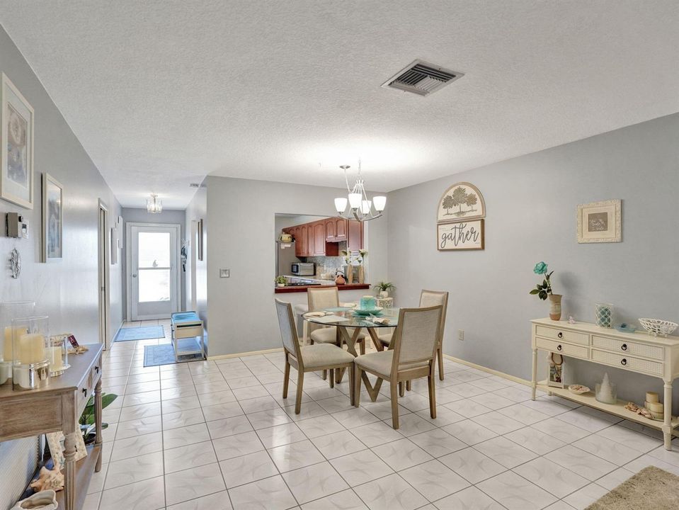 40-web-or-mls-DSC07994 2886 Fernley Dr E