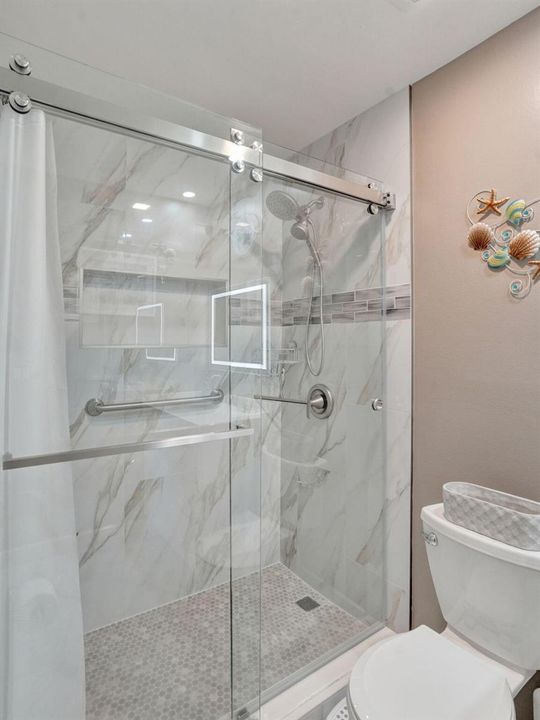16-web-or-mls-DSC07922 2886 Fernley Dr E