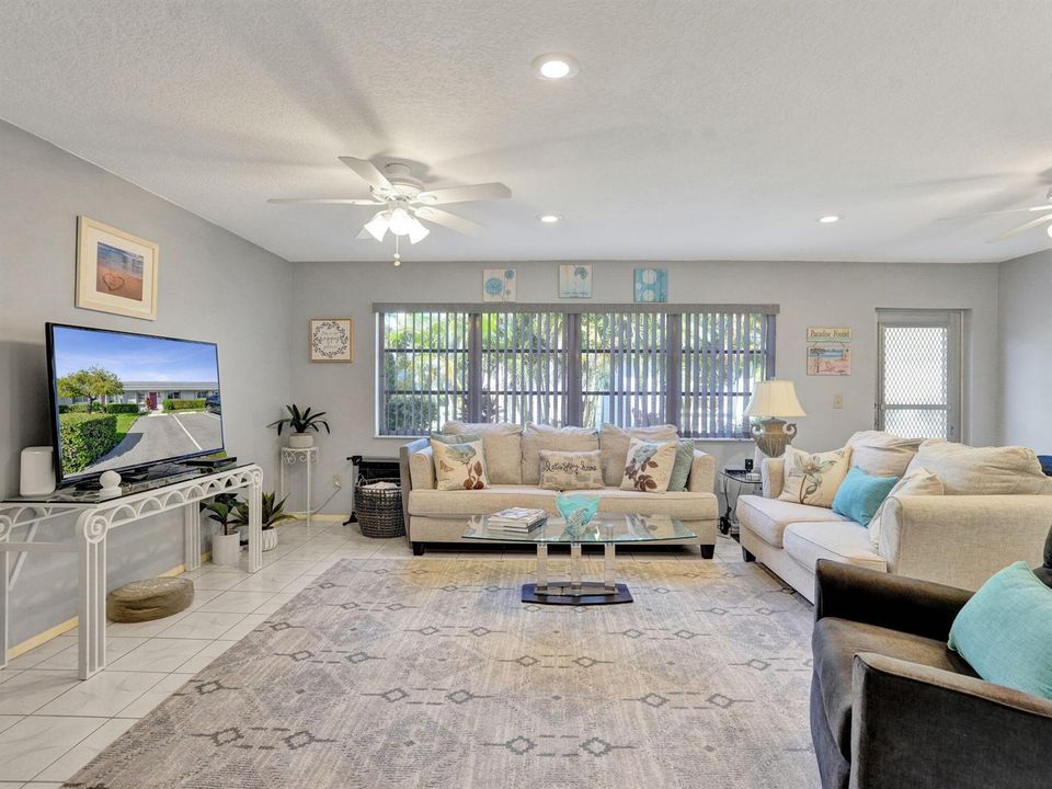 26-web-or-mls-DSC07952 2886 Fernley Dr E