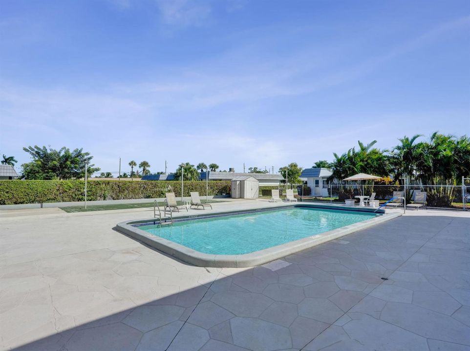 47-web-or-mls-DSC08015 2886 Fernley Dr E