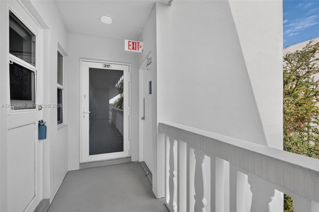 For Sale: $219,000 (2 beds, 2 baths, 1150 Square Feet)