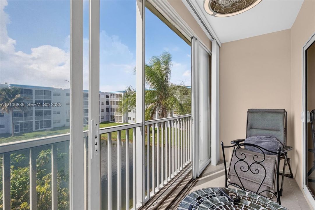For Sale: $219,000 (2 beds, 2 baths, 1150 Square Feet)