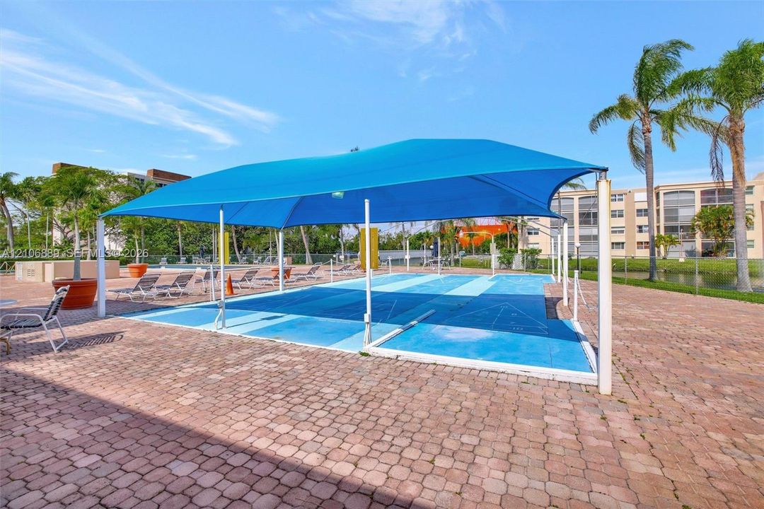 For Sale: $219,000 (2 beds, 2 baths, 1150 Square Feet)