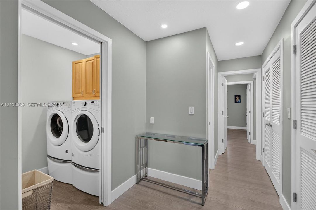 For Sale: $219,000 (2 beds, 2 baths, 1150 Square Feet)