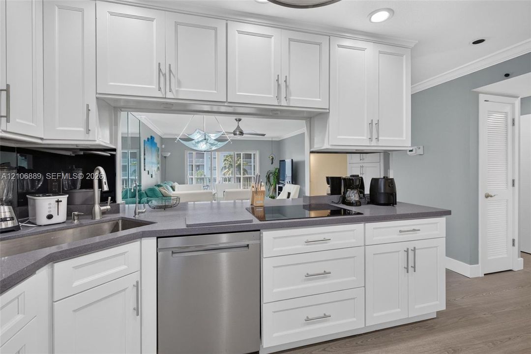 For Sale: $219,000 (2 beds, 2 baths, 1150 Square Feet)
