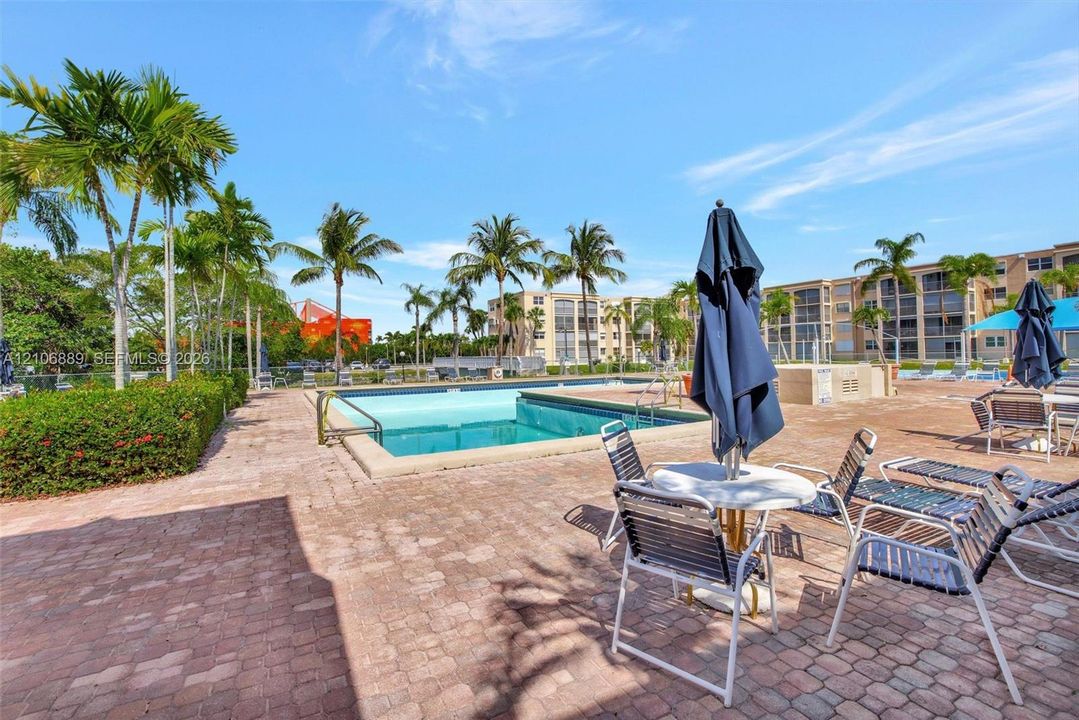 For Sale: $219,000 (2 beds, 2 baths, 1150 Square Feet)