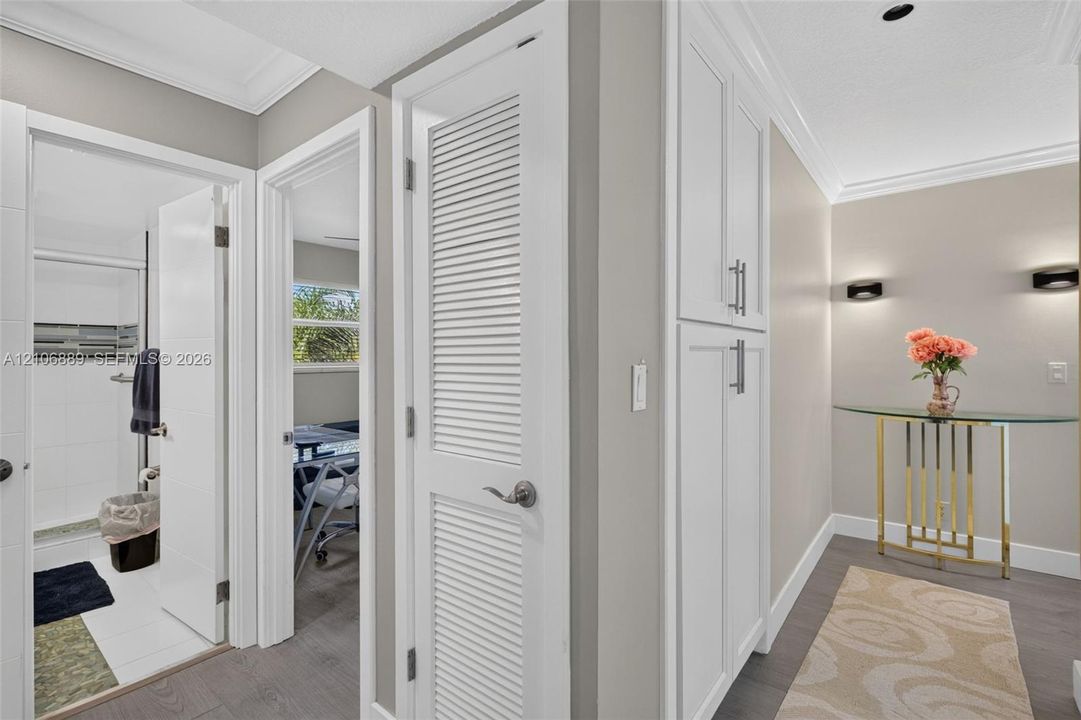 For Sale: $219,000 (2 beds, 2 baths, 1150 Square Feet)