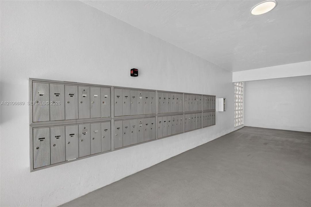 For Sale: $219,000 (2 beds, 2 baths, 1150 Square Feet)