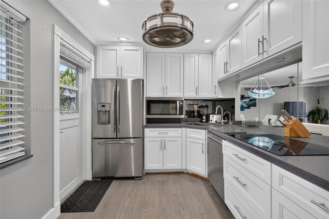 For Sale: $219,000 (2 beds, 2 baths, 1150 Square Feet)