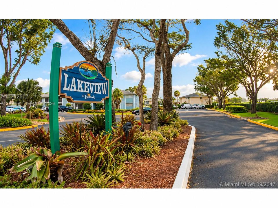 For Rent: $2,250 (2 beds, 2 baths, 870 Square Feet)