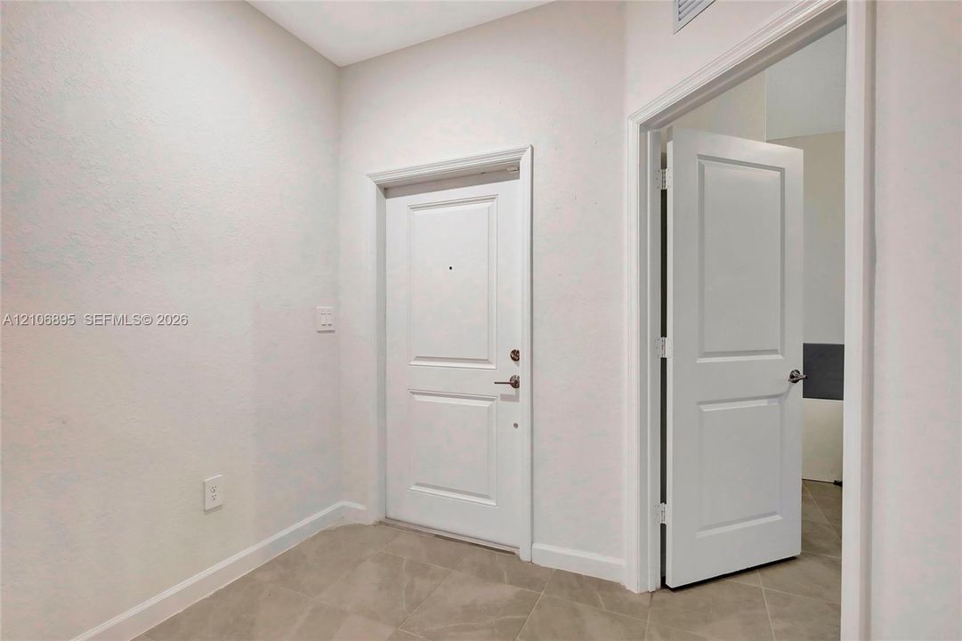 На продажу: $489,000 (3 спален, 3 ванн, 1328 Квадратных фут)