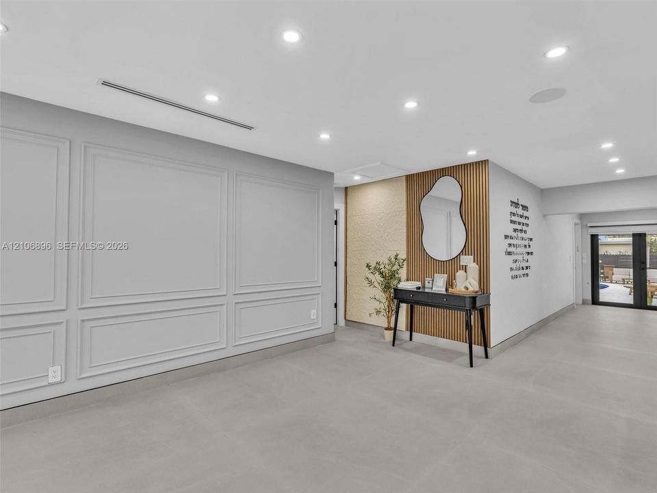 En Venta: $1,080,000 (4 camas, 2 baños, 1600 Pies cuadrados)
