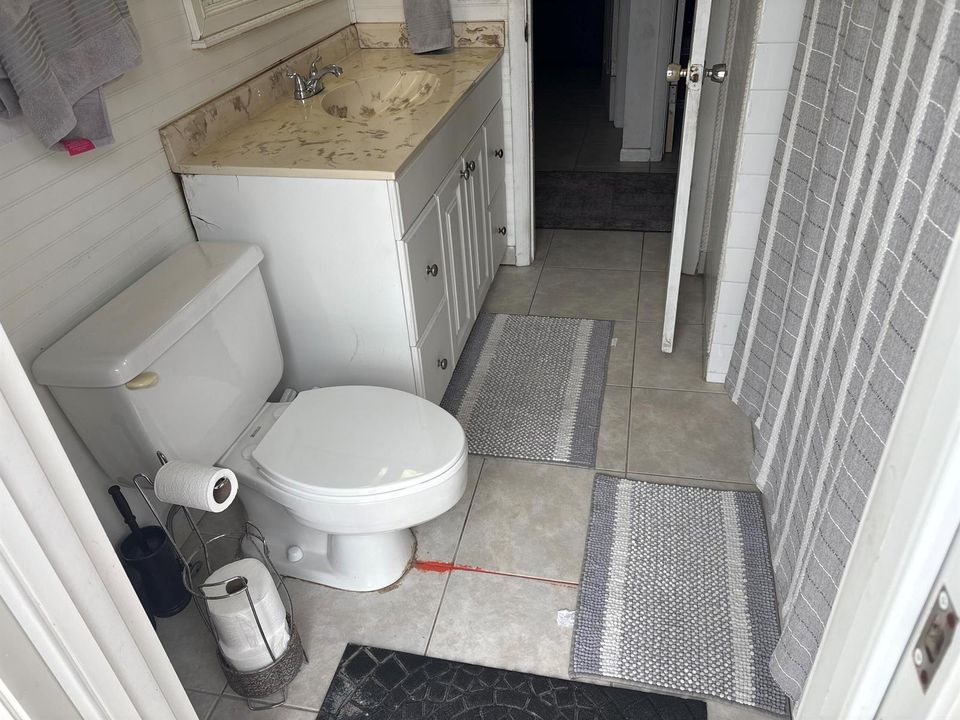 Hallway cabana bath