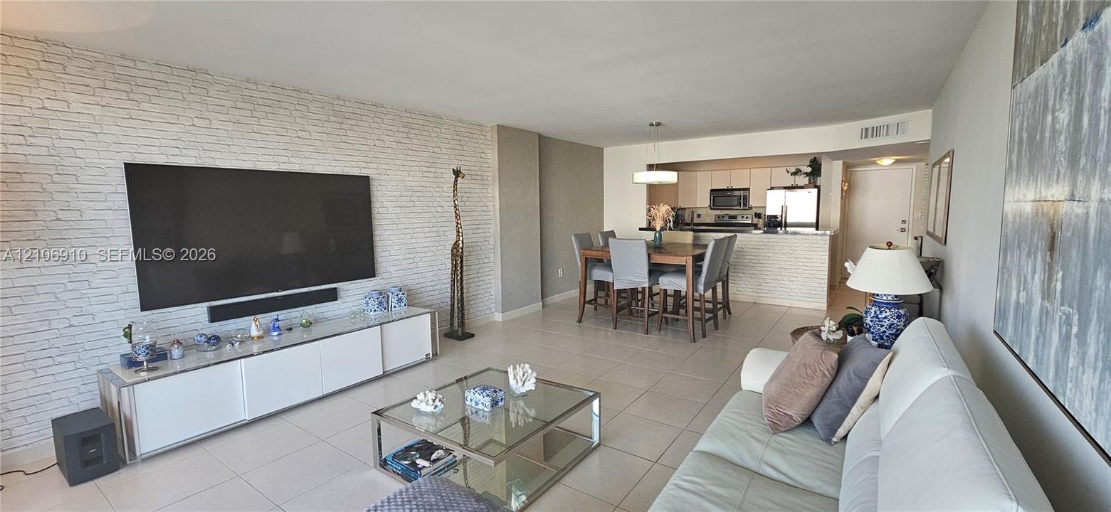 В аренду: $2,200 (1 спален, 2 ванн, 1066 Квадратных фут)