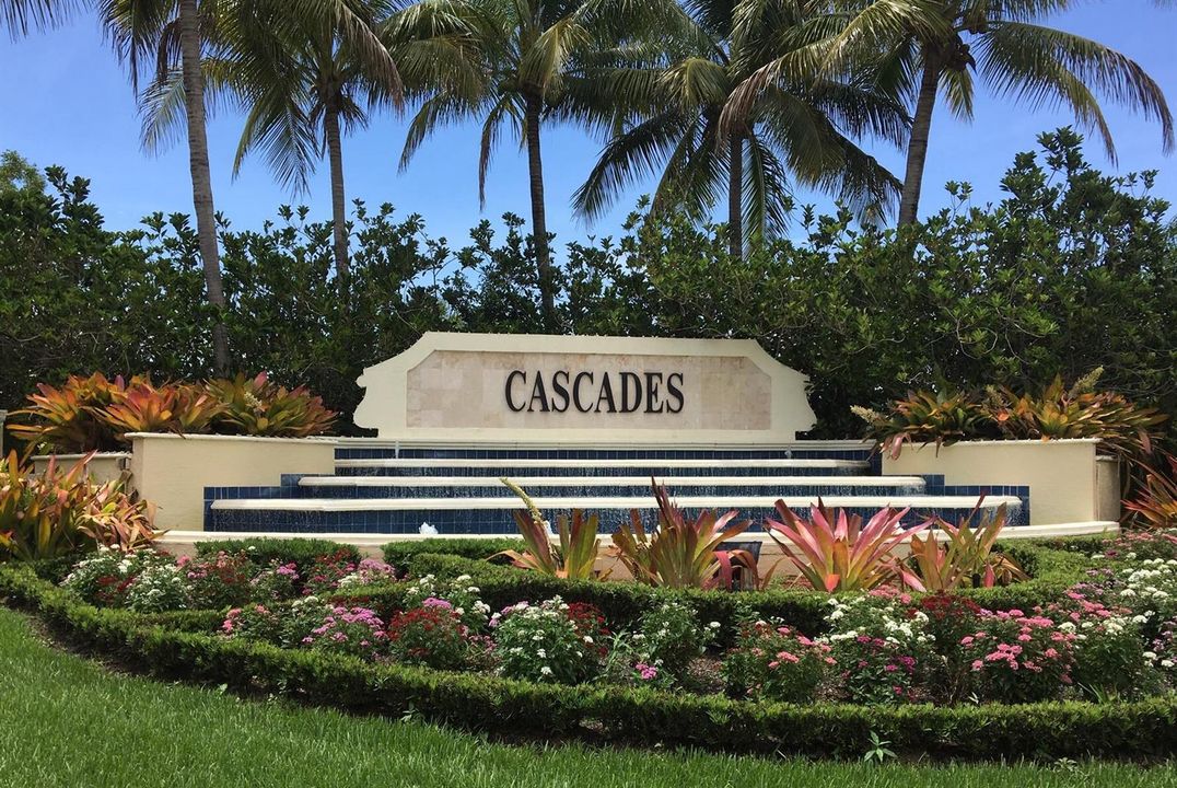 Cascades Entrance