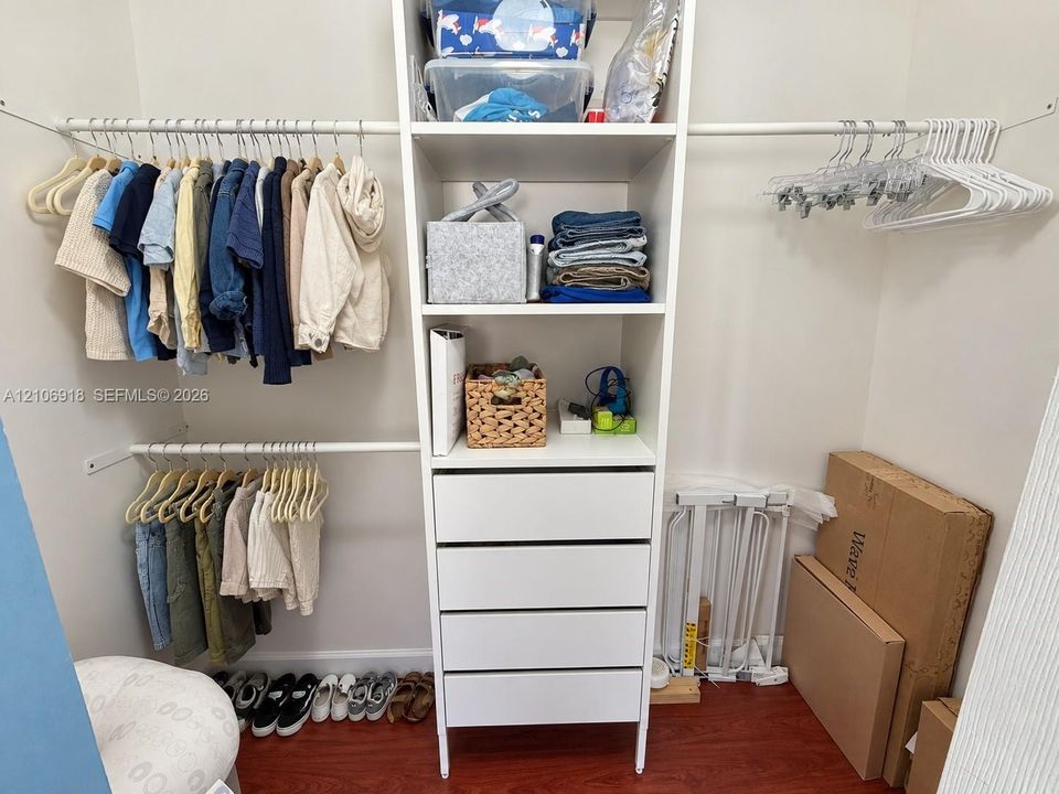 Closet Bedroom 2