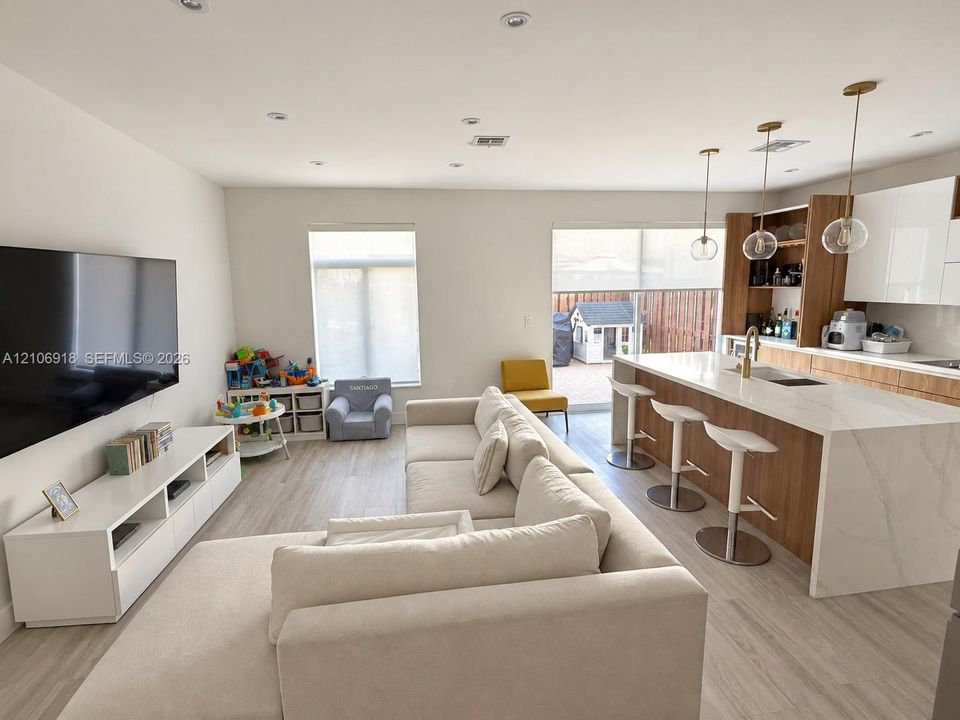 Living Room/Kitchen
