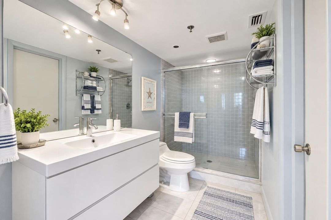 Main full bath