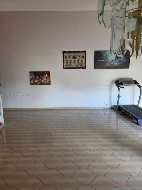 En Venta: $530,000 (3 camas, 2 baños, 2023 Pies cuadrados)