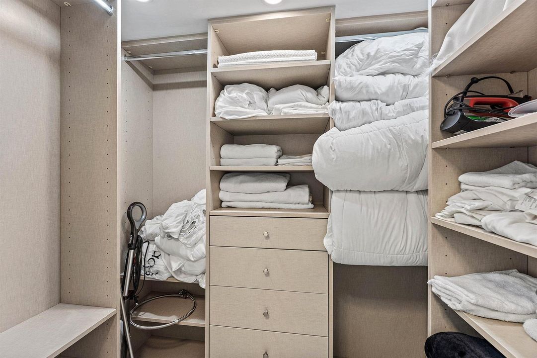 Walk in closet