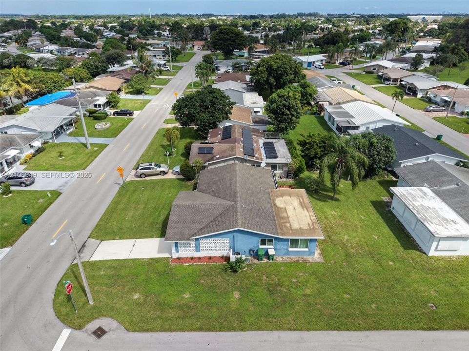 For Sale: $387,400 (2 beds, 2 baths, 1318 Square Feet)