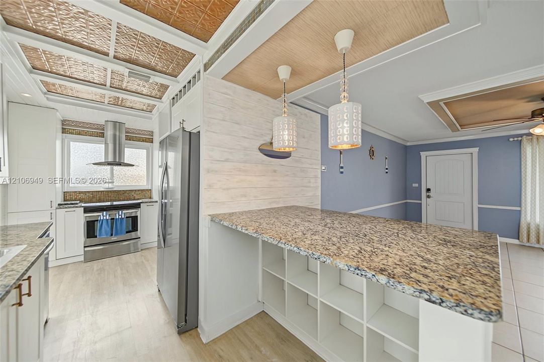 For Sale: $387,400 (2 beds, 2 baths, 1318 Square Feet)