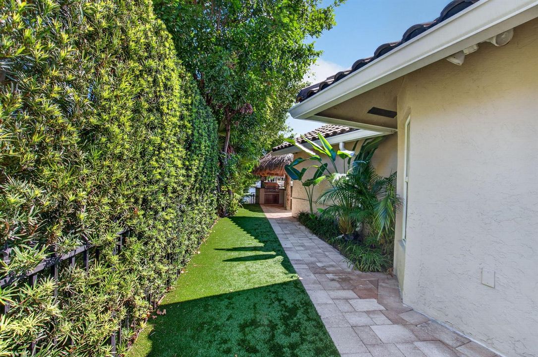 SIDE YARD PATH