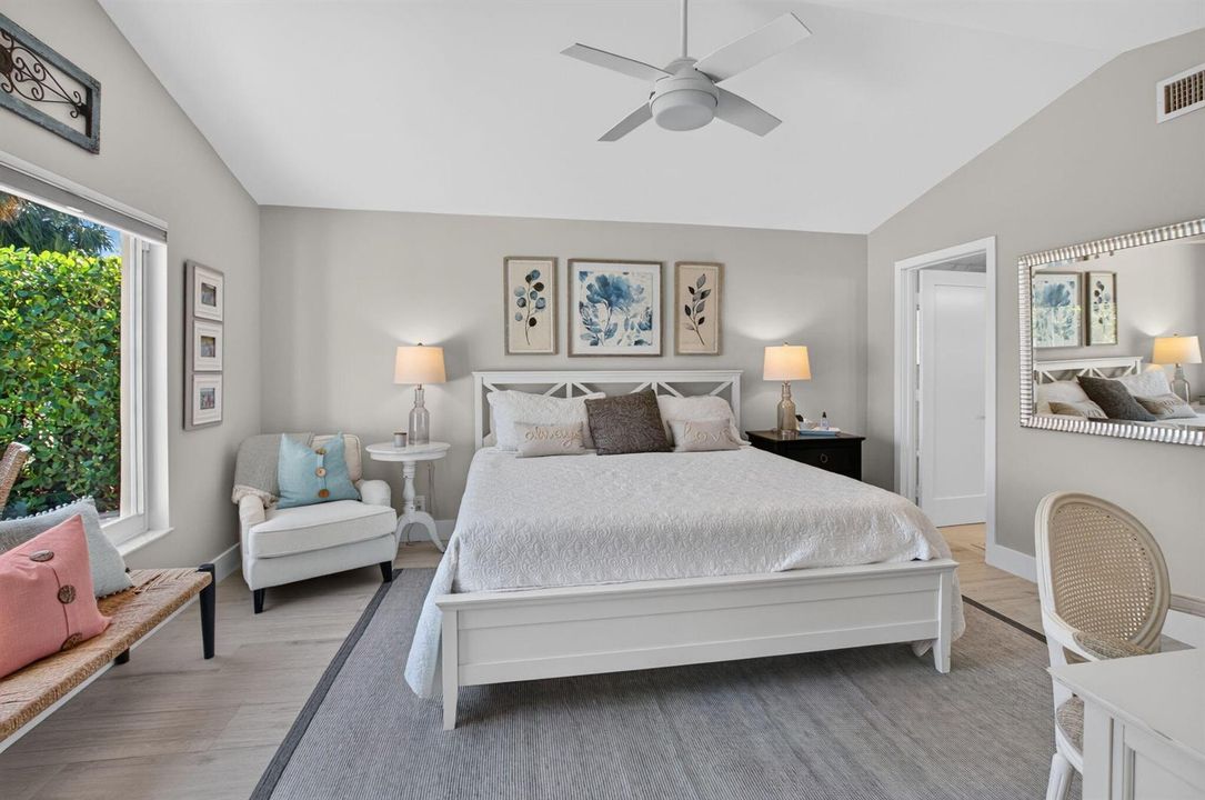 EN SUITE BEDROOM WITH SPECTACULAR VIEWS