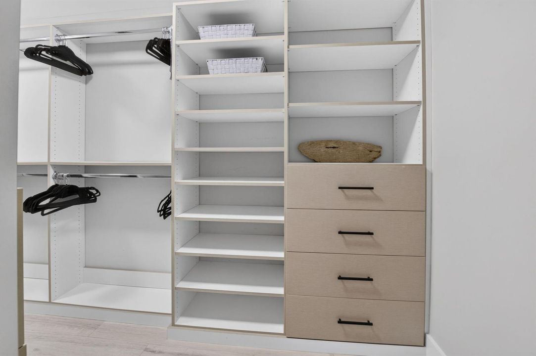 WALK-IN MASTER CLOSET