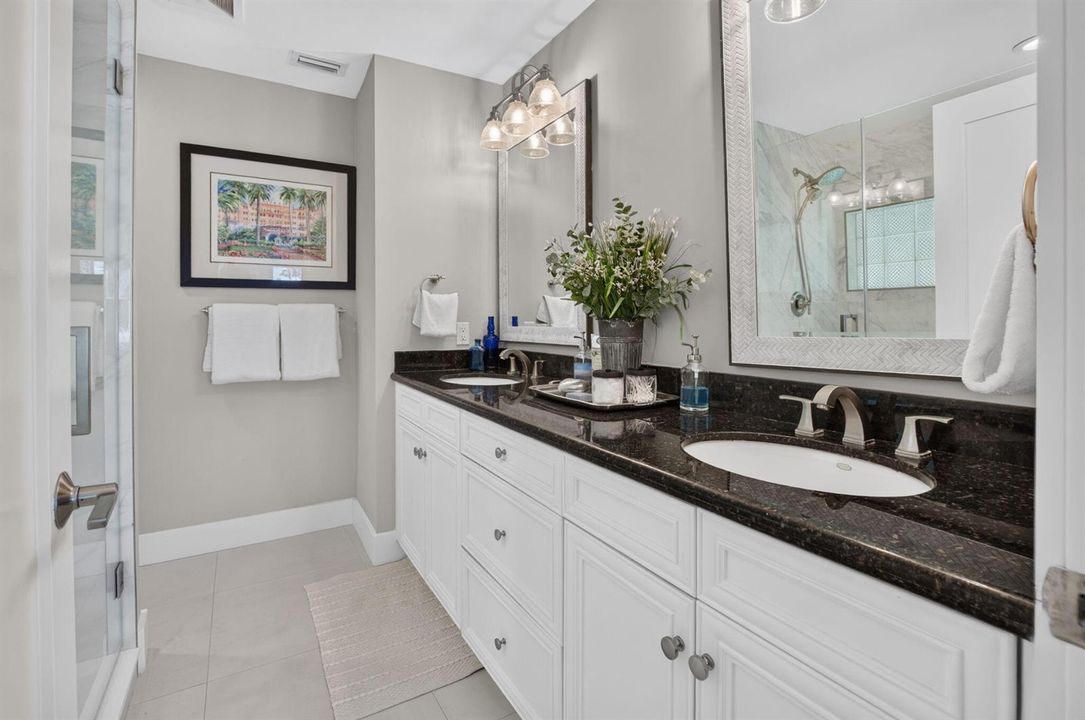 EN SUITE BATH WITH DOUBLE SINK VANITY
