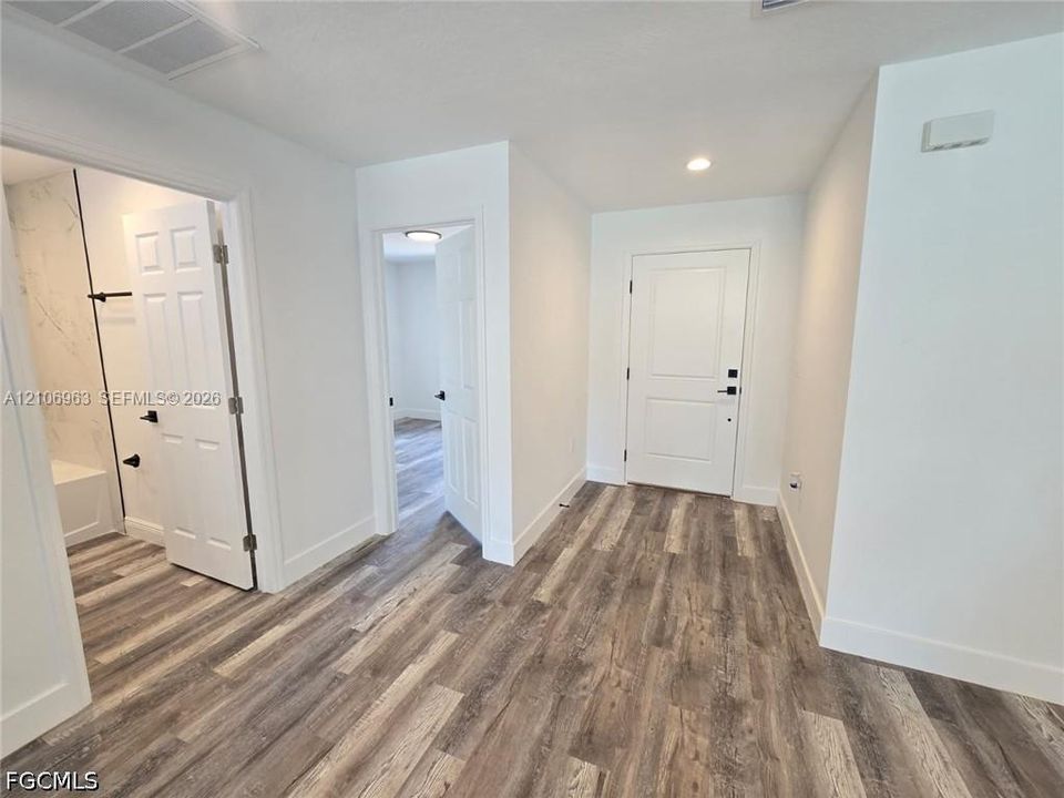 For Sale: $295,000 (3 beds, 2 baths, 1290 Square Feet)