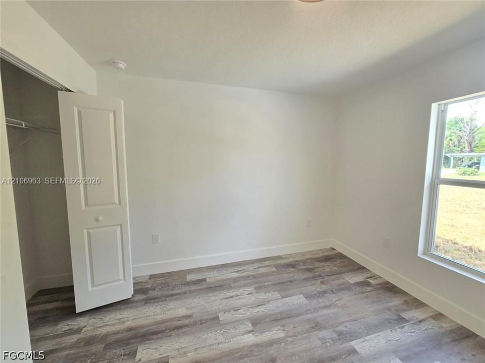 For Sale: $295,000 (3 beds, 2 baths, 1290 Square Feet)