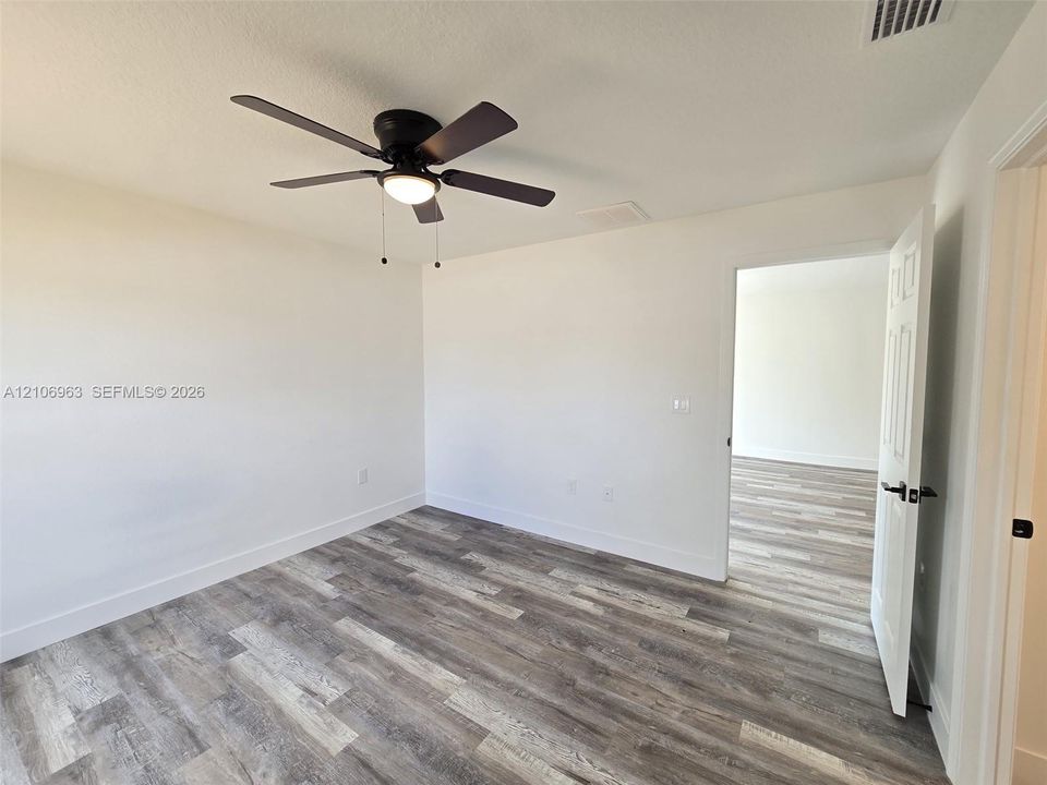 For Sale: $295,000 (3 beds, 2 baths, 1290 Square Feet)