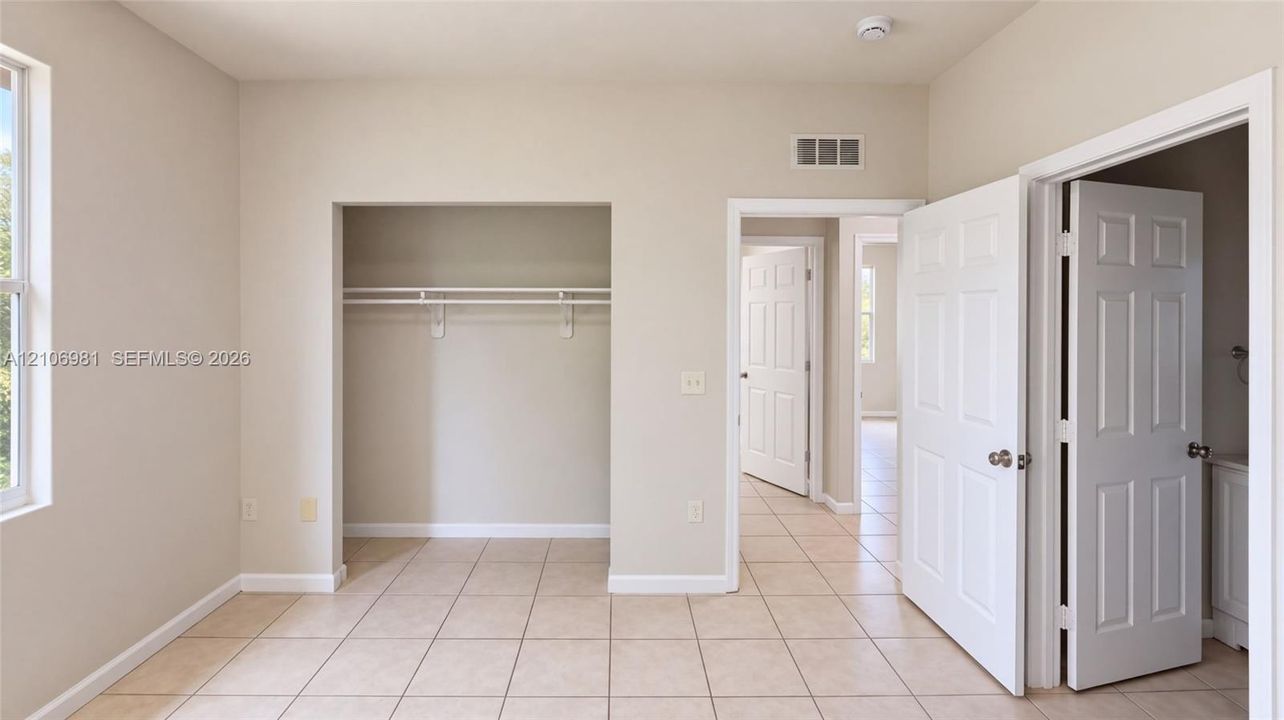 For Sale: $380,000 (3 beds, 2 baths, 1240 Square Feet)