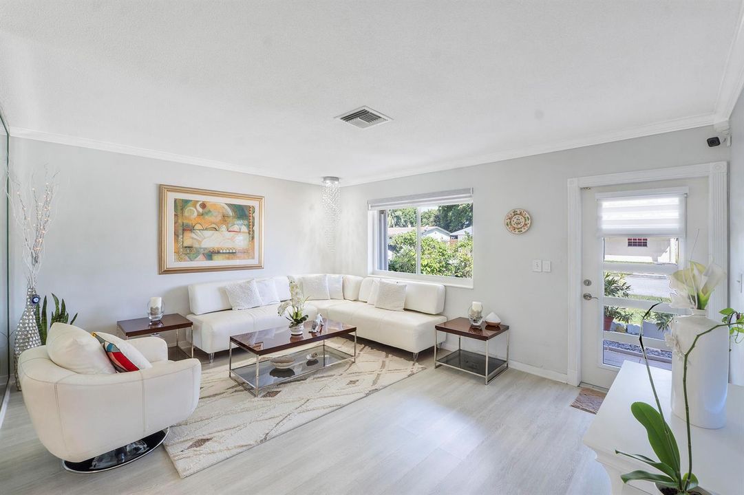 7020 SW 20th St_017
