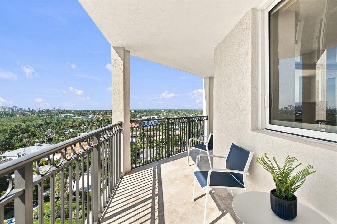 27-web-or-mls-2001-n-ocean-blvd-1102
