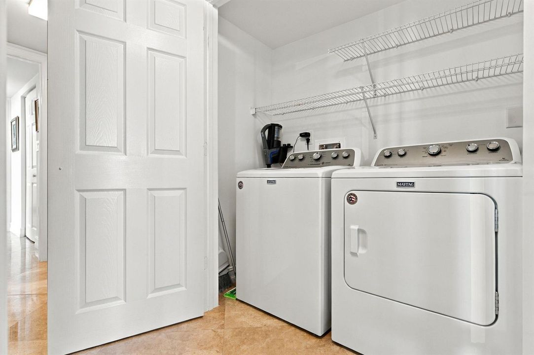 23-web-or-mls-2001-n-ocean-blvd-1102