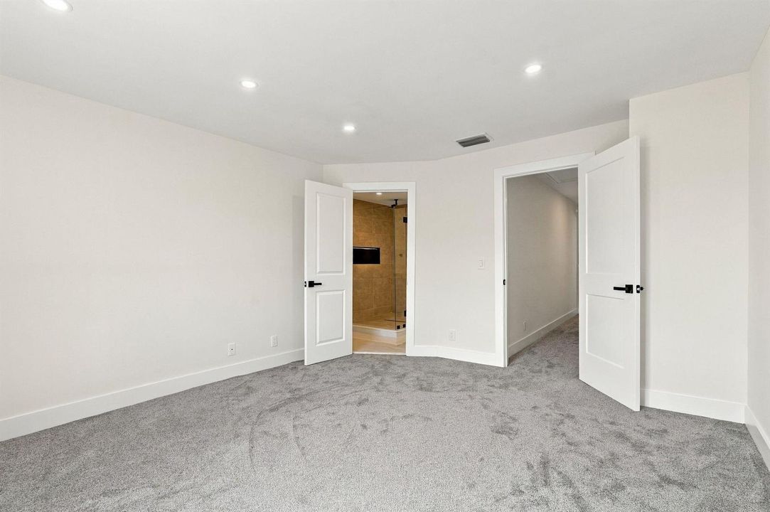 Primary suite