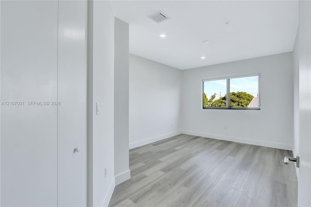 На продажу: $525,000 (3 спален, 2 ванн, 1874 Квадратных фут)