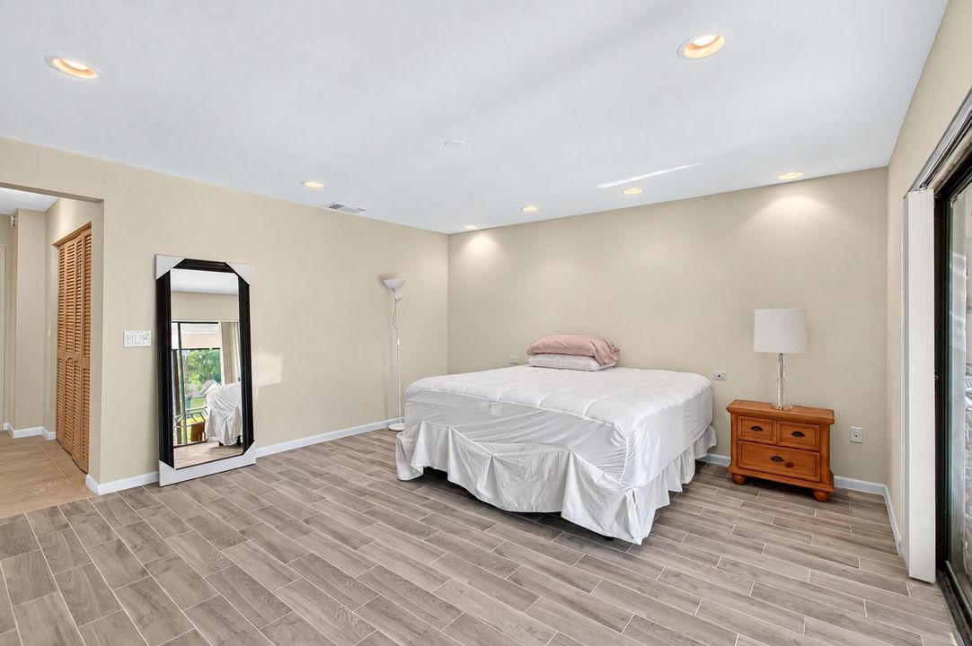 18_Primary_bedroom_reverse_view