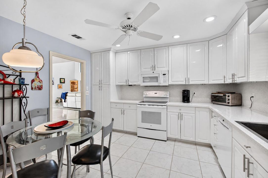 05_Kitchen_dining_area