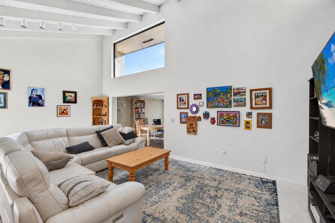 13_Living_room_reverse_view