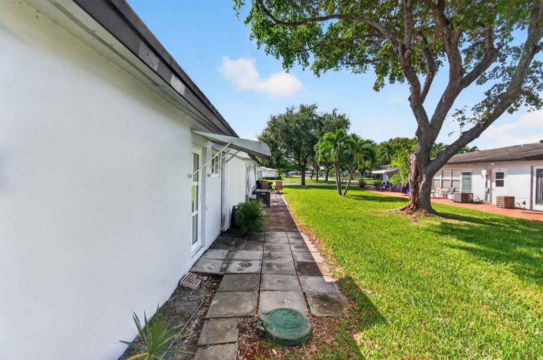 18_Rear_pathway_and_garden_Original