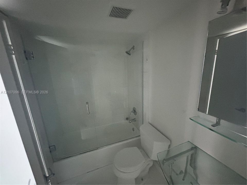 В аренду: $4,500 (2 спален, 2 ванн, 1065 Квадратных фут)