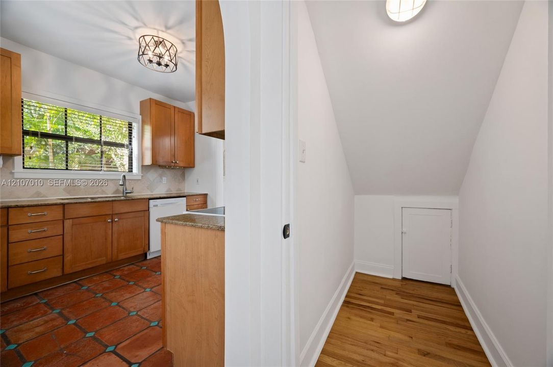 В аренду: $7,500 (4 спален, 2 ванн, 2288 Квадратных фут)
