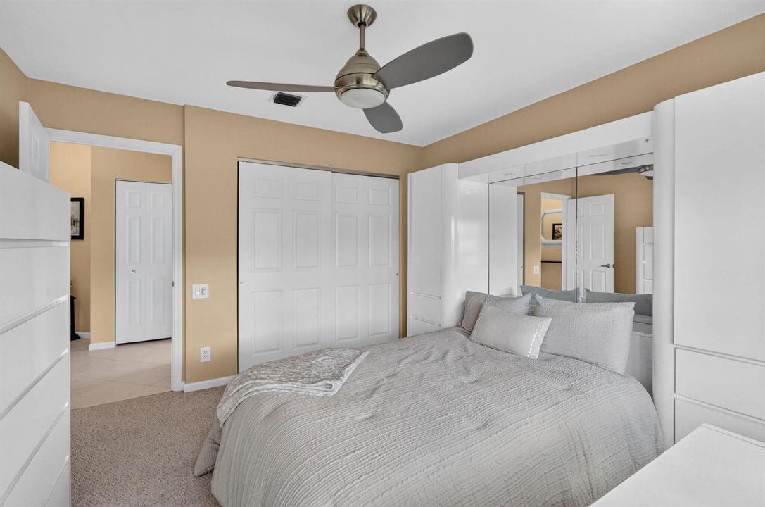 19_Guest_bedroom_reverse