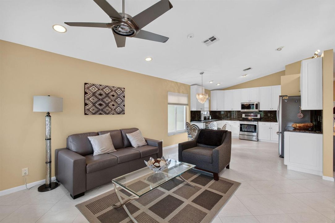14_Family_room_toward_kitchen
