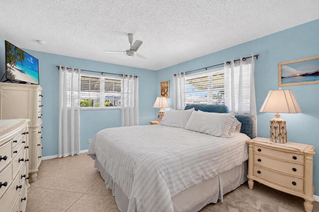 15_blue_bedroom_DSC_9145