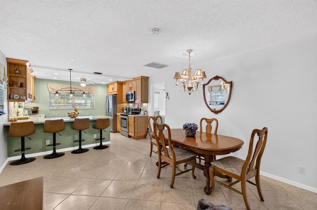 13_dining_area_DSC_8944