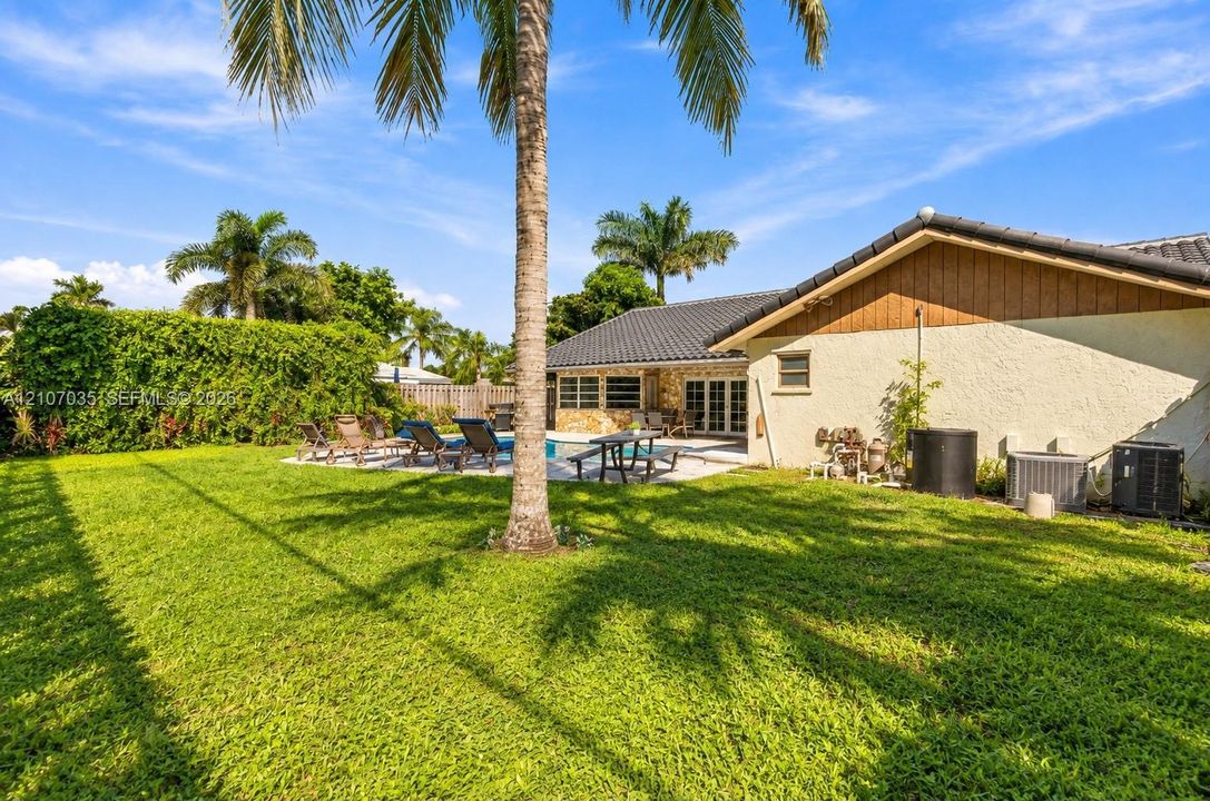 For Sale: $1,299,000 (5 beds, 3 baths, 2696 Square Feet)